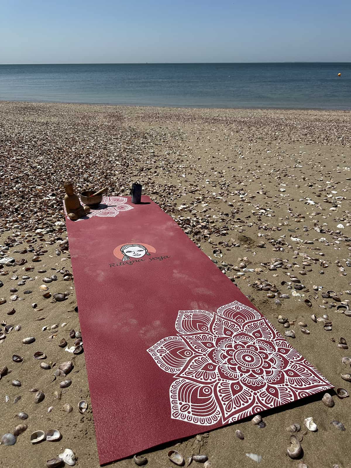 Cours de yoga sur la plage de Pornic